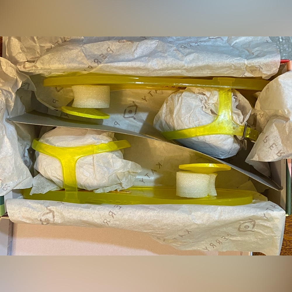NEW Sz 6 Katy Perry Gelee Scented Lemon Sandal Clear Thong Jelly New In Box NIB - Picture 6 of 16